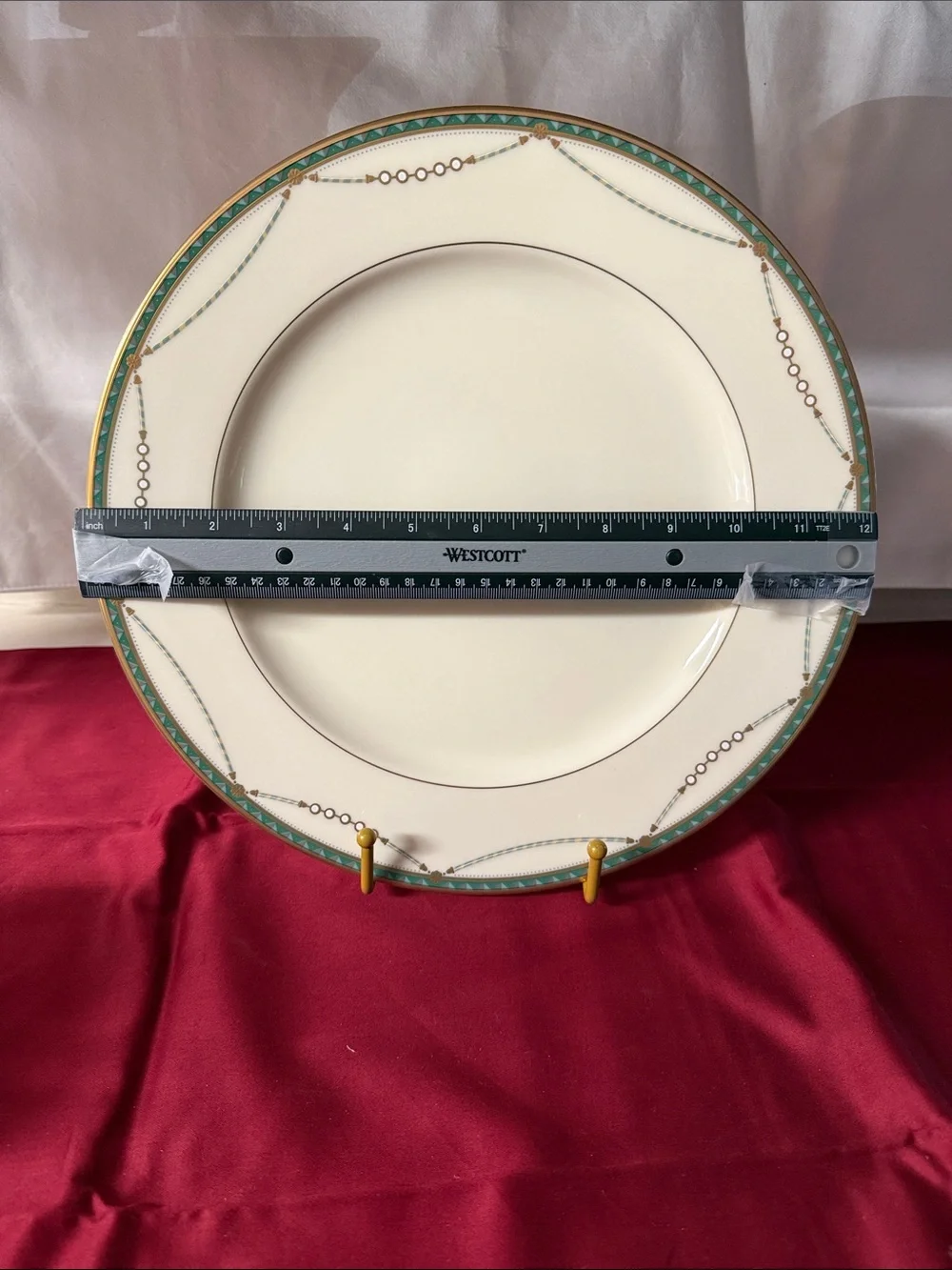 Mikasa Laurent (Pattern LAN25) 12” chop plate